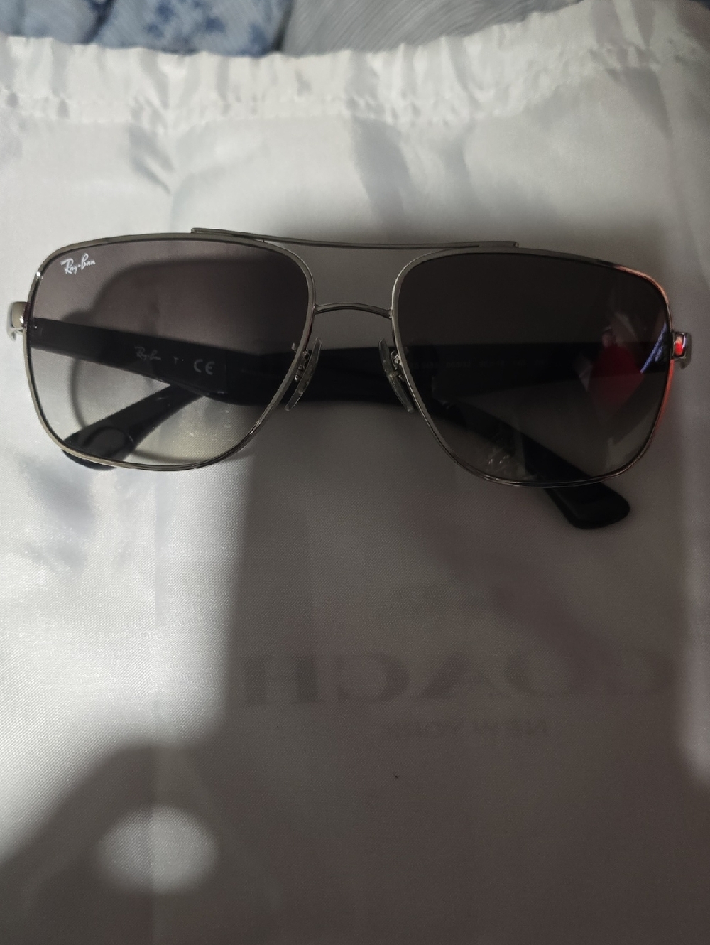Ray-Ban Aviator Sunglasses in Silver with Dark Gray Lenses
